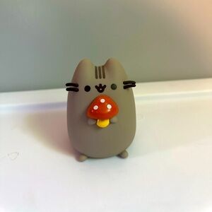 Pusheen Fall Box Figurine